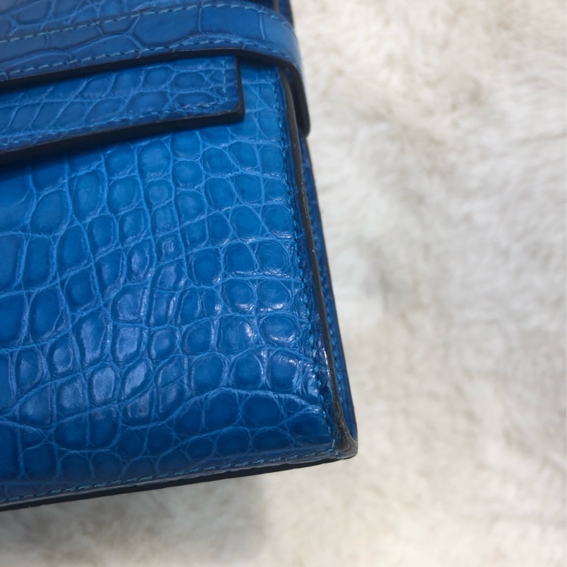 Hermes 電光藍鱷魚皮金扣 Kelly wallet XC424-10