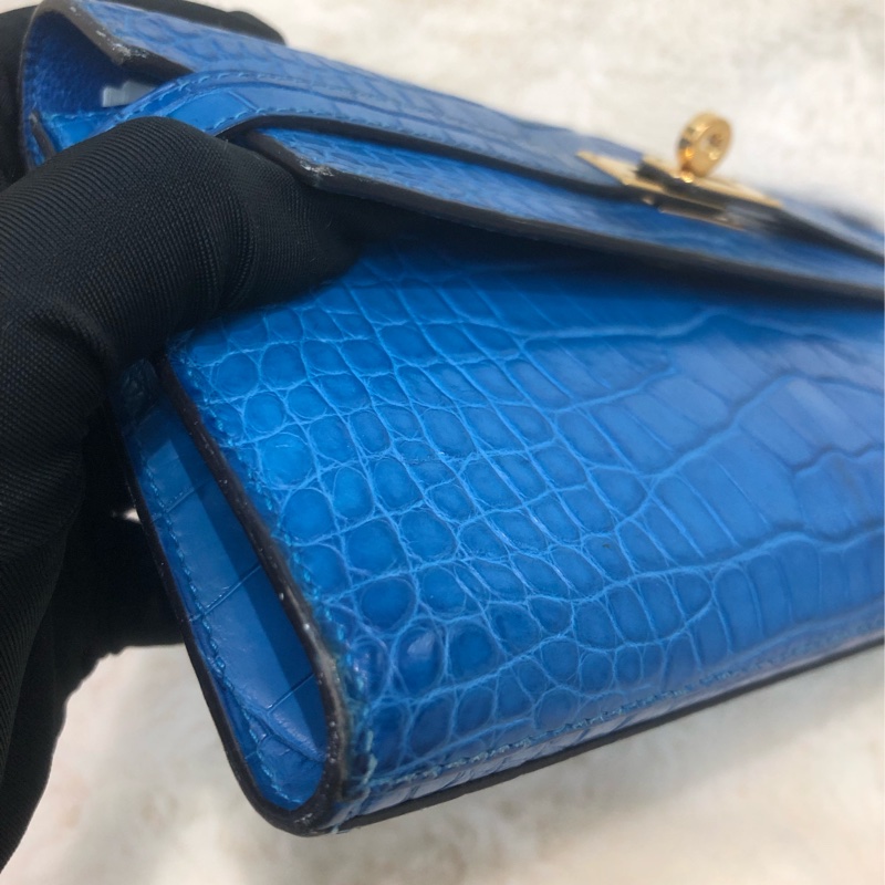 Hermes 電光藍鱷魚皮金扣 Kelly wallet XC424-11