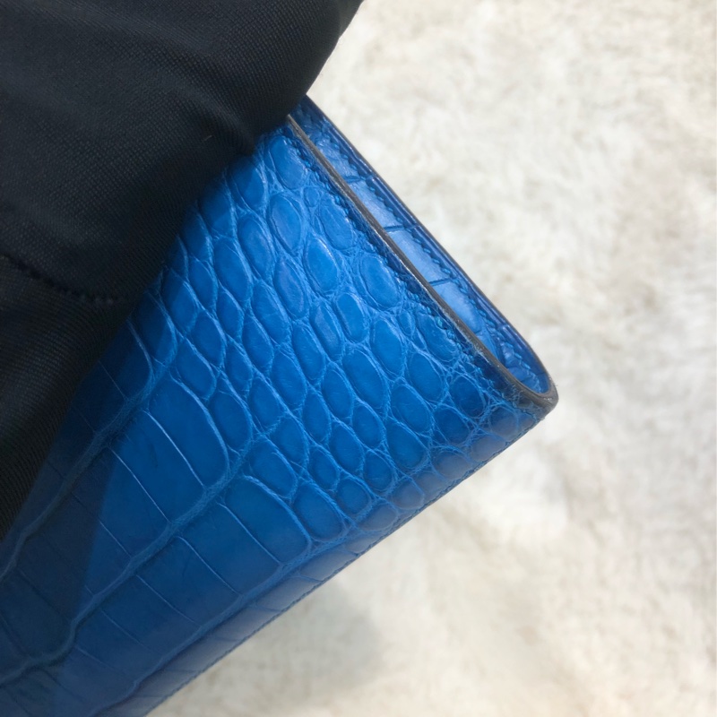 Hermes 電光藍鱷魚皮金扣 Kelly wallet XC424-12