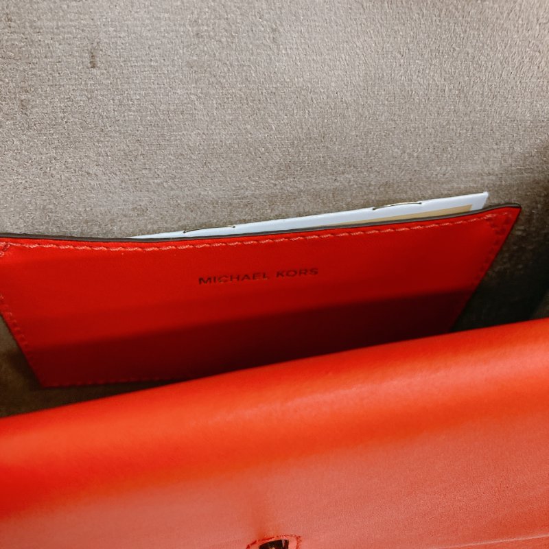 MS0668	Michael Kors 邁可寇斯翻蓋式鍊帶包包 Greenwich Crossbody Saffiano Leather-9