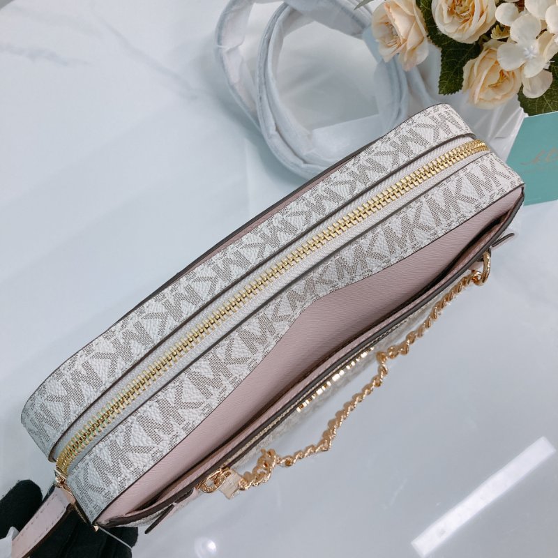 MS0669	Michael Kors 邁可寇斯相機包包 Jet Set Large Logo Camera Bag Canvas-6