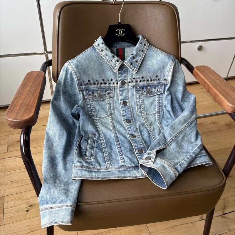 Gucci 古馳 淺藍色水洗做舊虎頭刺繡鉚釘設計牛仔外套 重工款-3