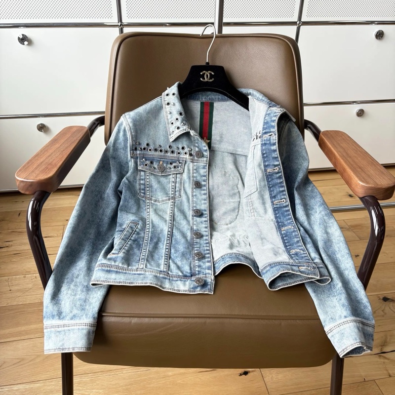 Gucci 古馳 淺藍色水洗做舊虎頭刺繡鉚釘設計牛仔外套 重工款-4