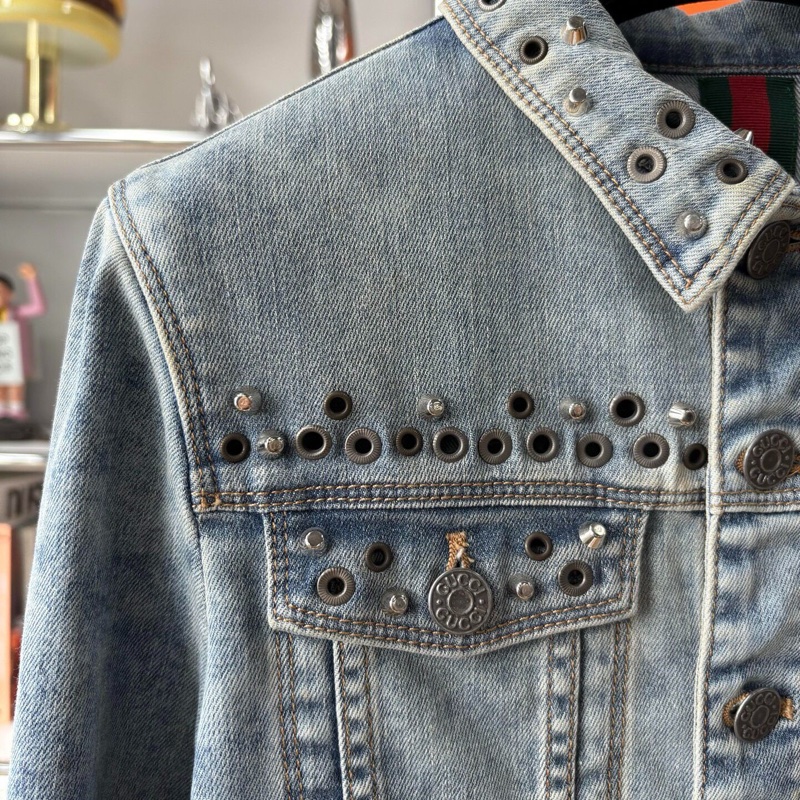 Gucci 古馳 淺藍色水洗做舊虎頭刺繡鉚釘設計牛仔外套 重工款-7