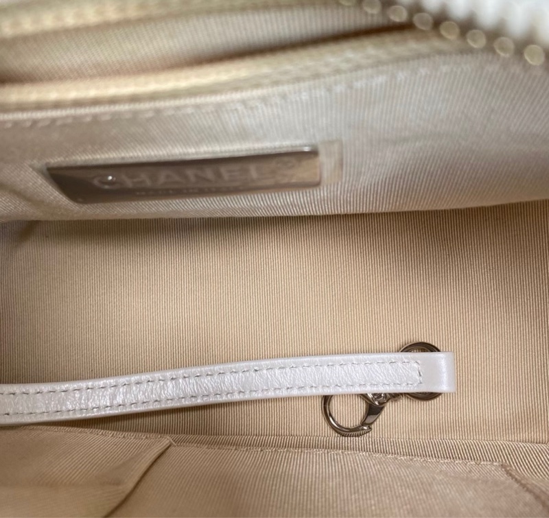 Chanel 香奈兒 V紋流浪包小號 全白 牛皮-6