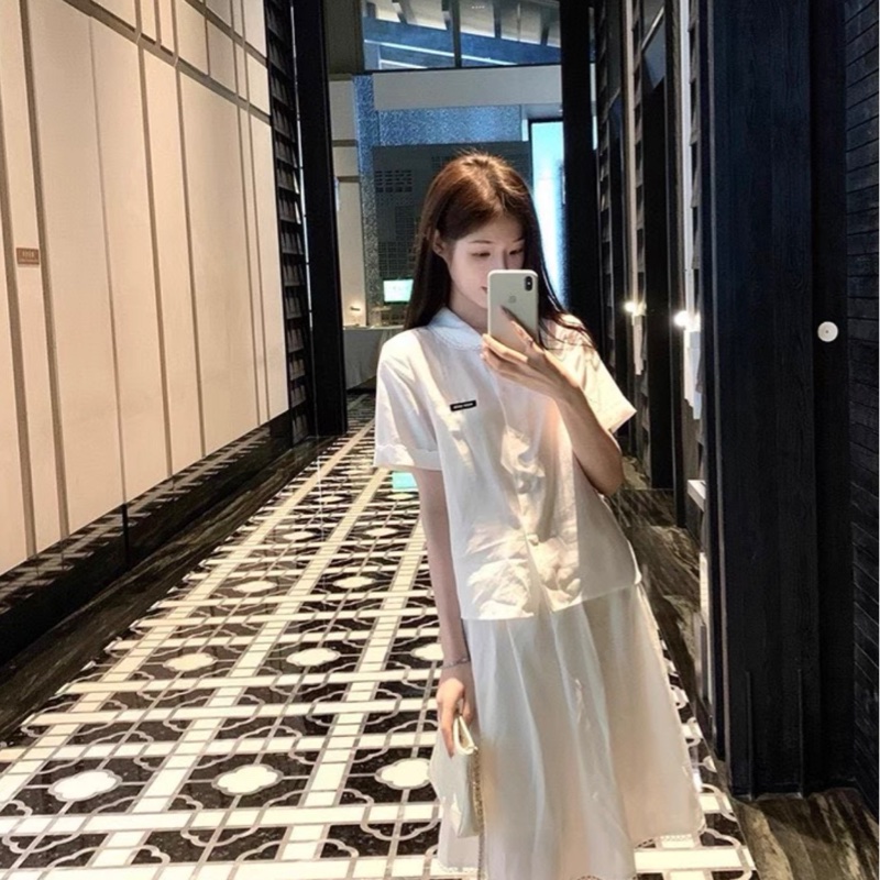 MiuMiu✨25ss秀款白色褶皺花邊一套 (上身襯衫+裙) 尺寸38-0