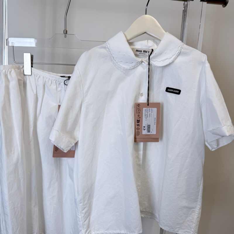 MiuMiu✨25ss秀款白色褶皺花邊一套 (上身襯衫+裙) 尺寸38-2