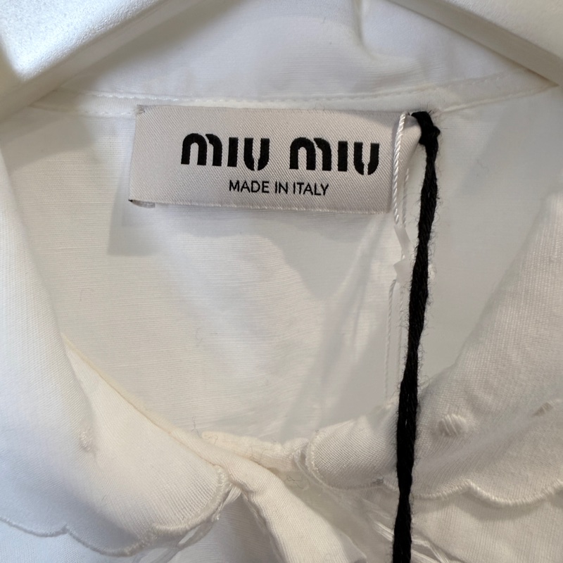 MiuMiu✨25ss秀款白色褶皺花邊一套 (上身襯衫+裙) 尺寸38-12