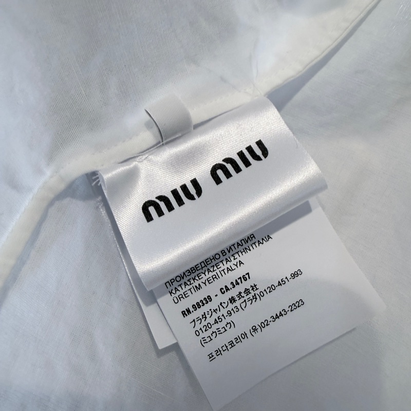 MiuMiu✨25ss秀款白色褶皺花邊一套 (上身襯衫+裙) 尺寸38-18