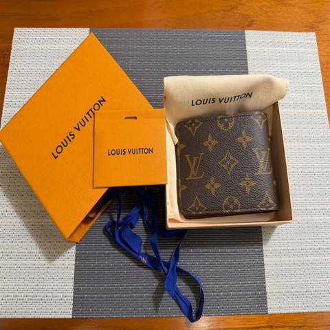 Louis Vuitton 路易威登 LV M60895 Monagram 老花 經典花紋 對折 短夾