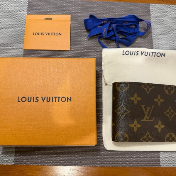 Louis Vuitton 路易威登 LV M60895 Monagram 老花 經典花紋 對折 短夾-2