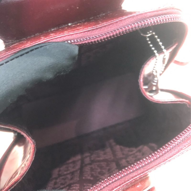 Cartier 紅色亮皮 Logo 背囊 XC417-17