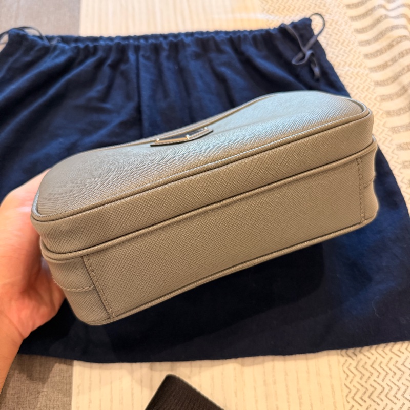 PRADA Safiano皮革肩背袋-5