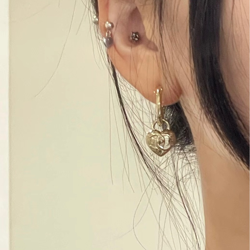 chanel香奈兒全新愛心書包扣夾式耳環-2