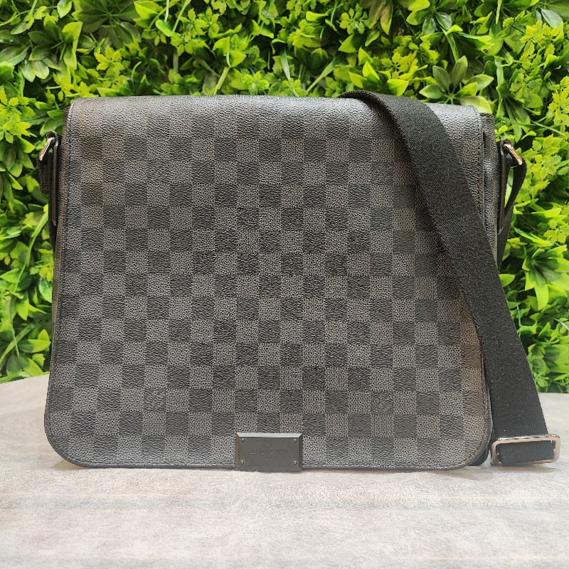 Louis Vuitton District-0