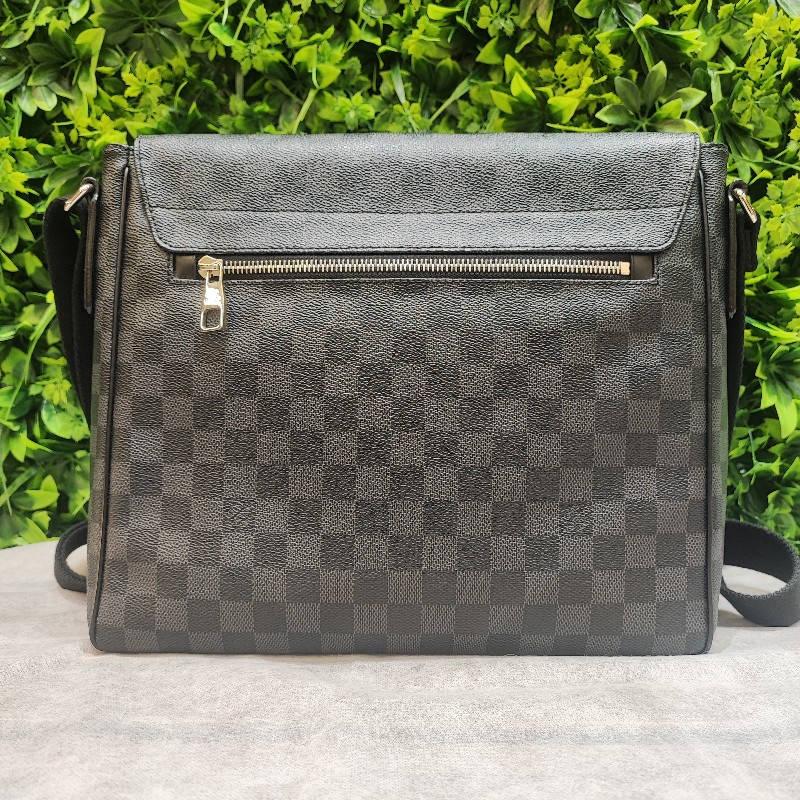 Louis Vuitton District-1