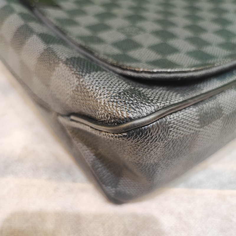 Louis Vuitton District-6