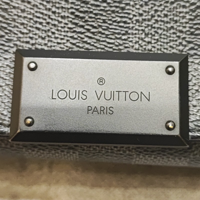 Louis Vuitton District-12