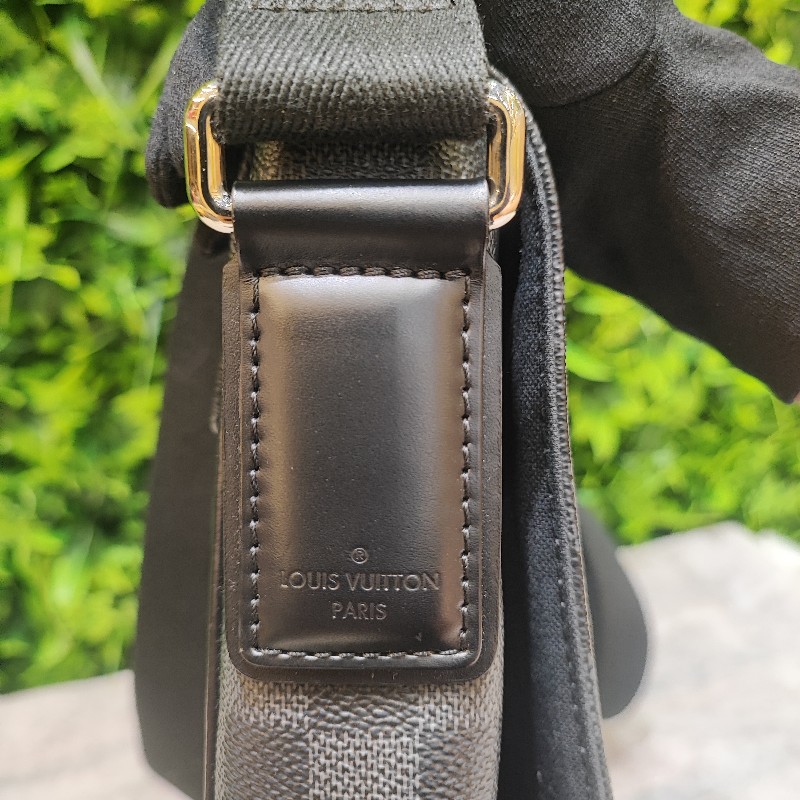 Louis Vuitton District-13