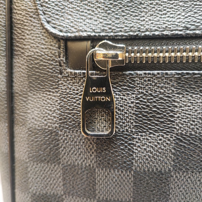 Louis Vuitton District-15