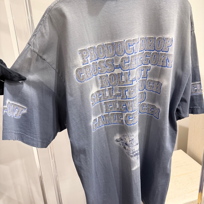 Balenciaga✨霧霾藍 See Now Buy Now 看到就買鑽石水洗破壞短袖 T恤 oversize-2