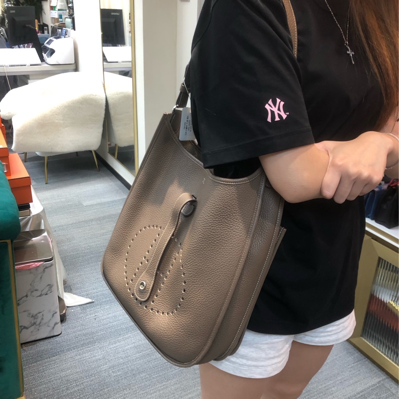 Hermes E29 大象灰 TC皮 框R XC399-8