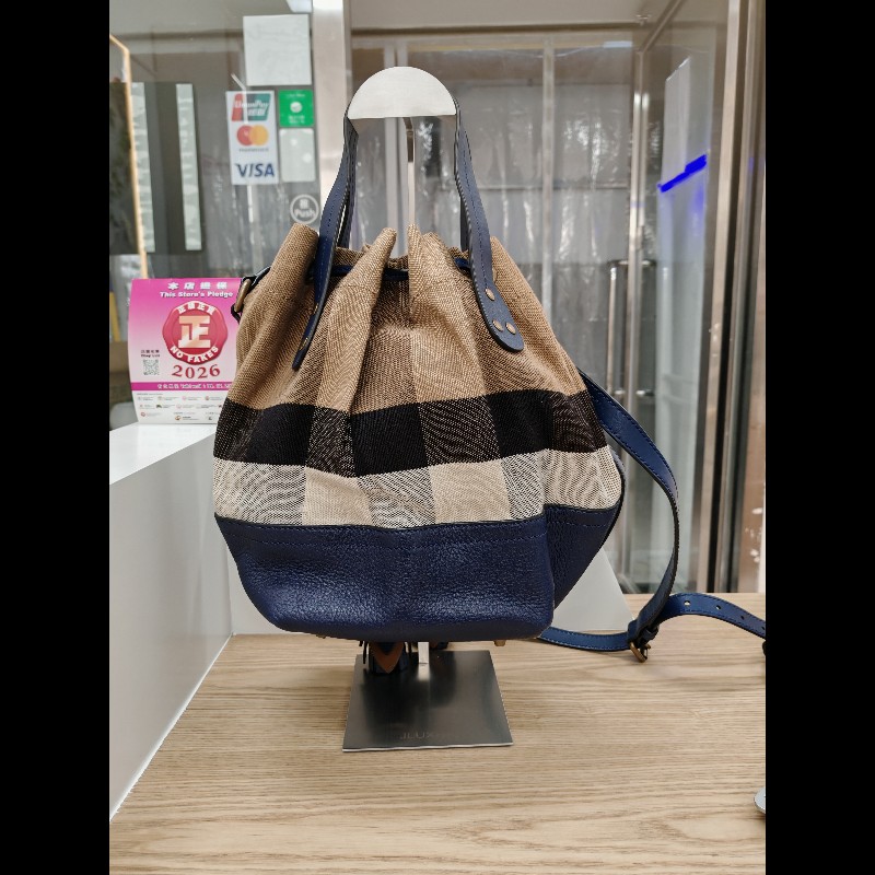 Burberry bucket bag-2