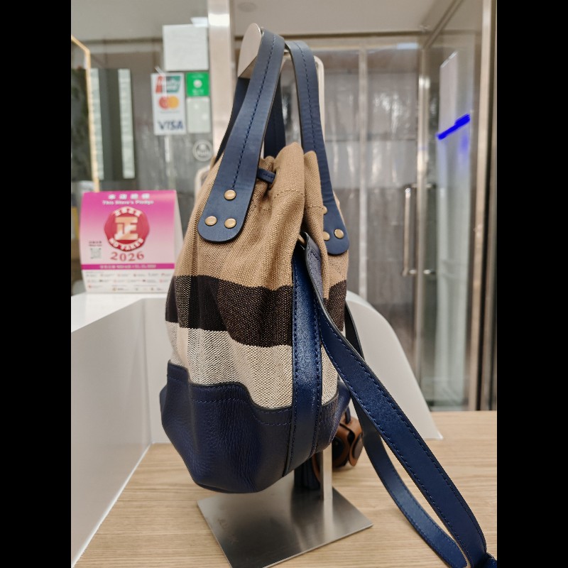 Burberry bucket bag-3