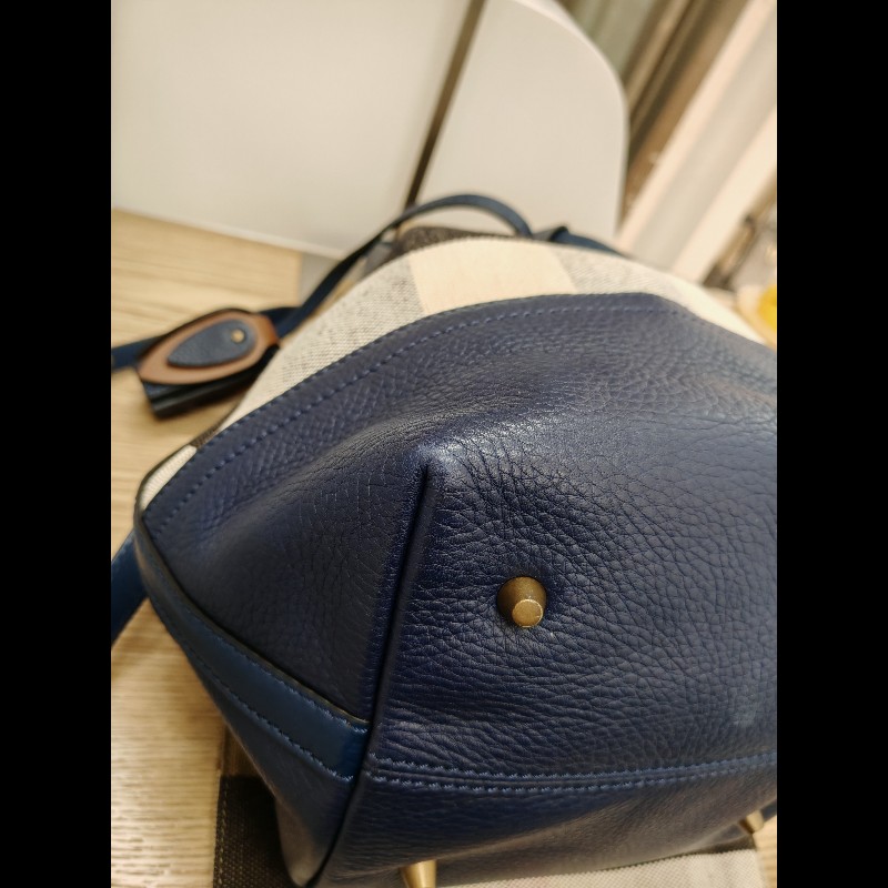 Burberry bucket bag-6