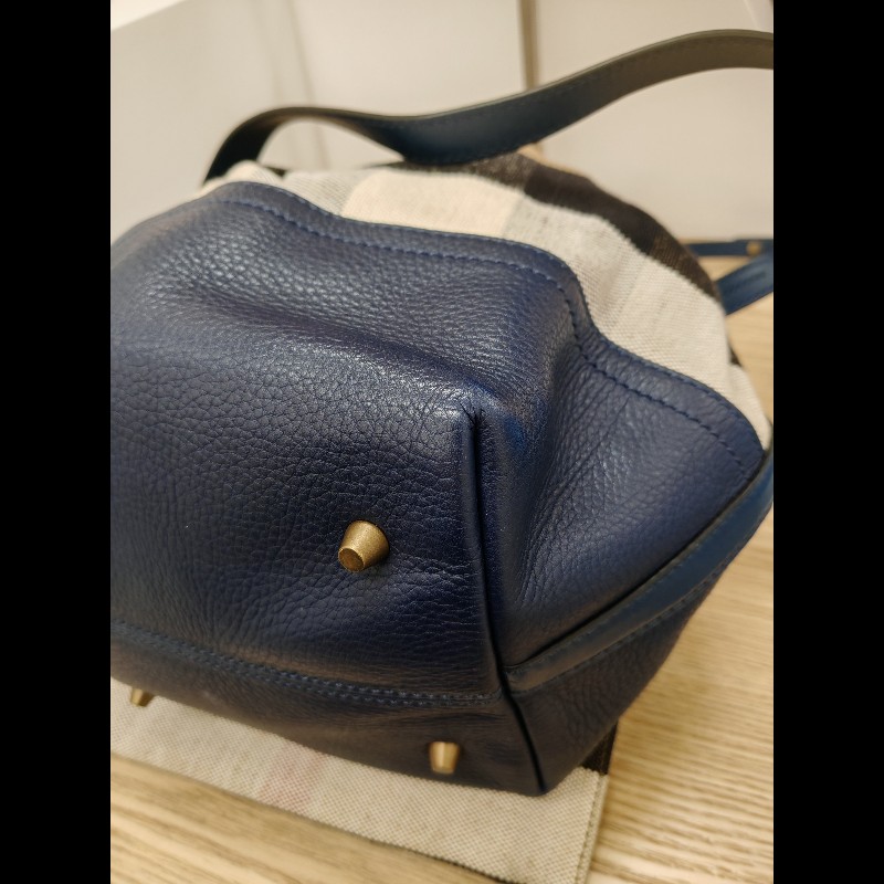 Burberry bucket bag-7