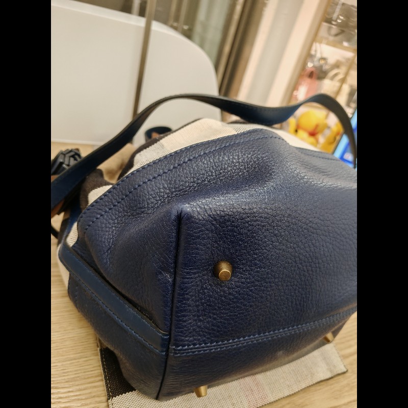 Burberry bucket bag-8