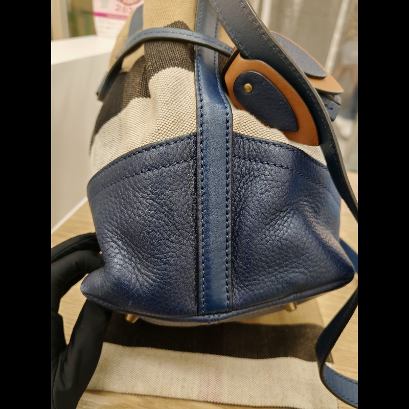 Burberry bucket bag-9