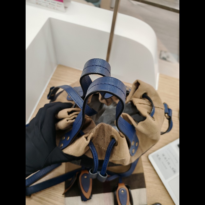 Burberry bucket bag-12