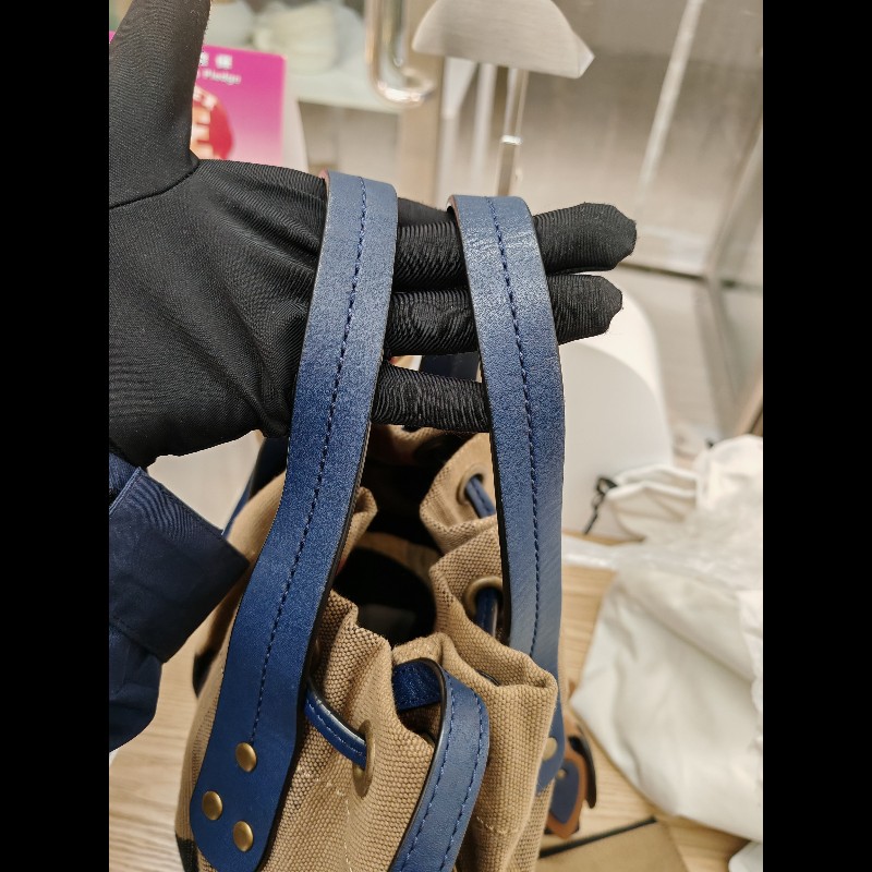 Burberry bucket bag-15