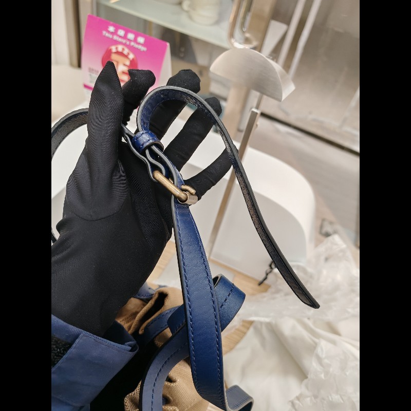 Burberry bucket bag-17
