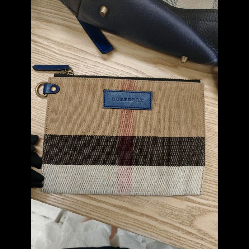 Burberry bucket bag-19