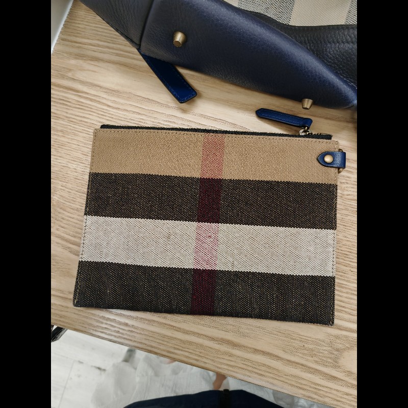 Burberry bucket bag-20