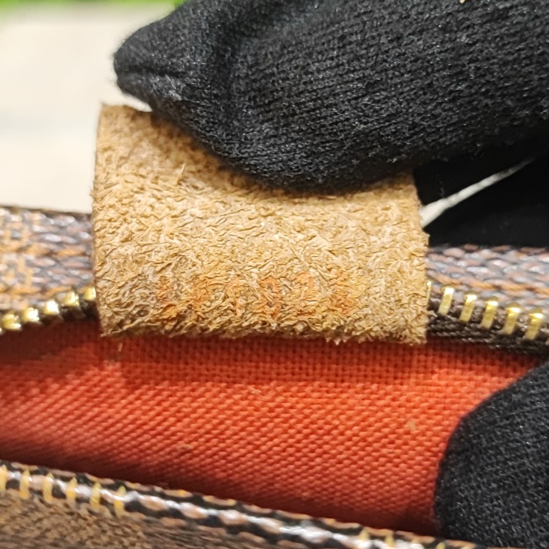 Louis Vuitton Pochette Accessory Pouch-12