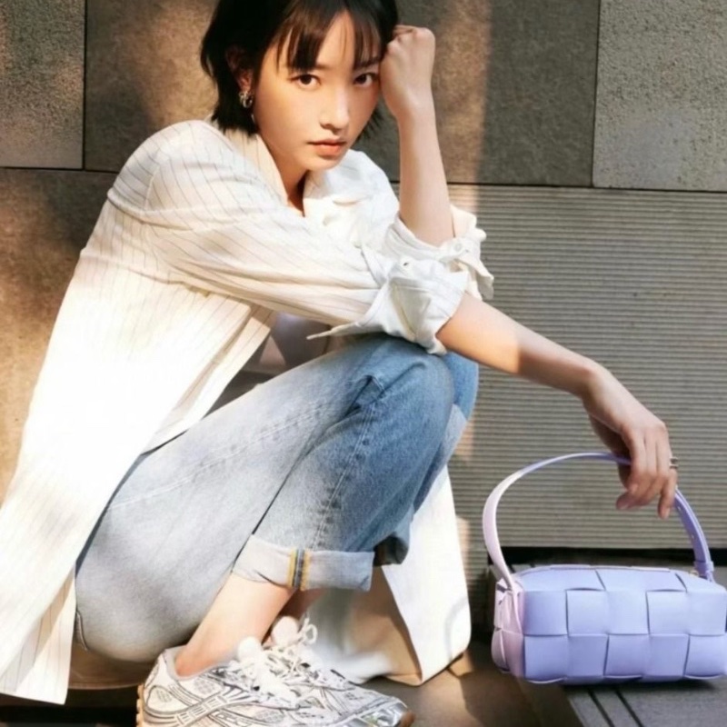 BV 編織枕頭肩背包 薰衣草紫 23*10*10 9新 配件塵袋-0