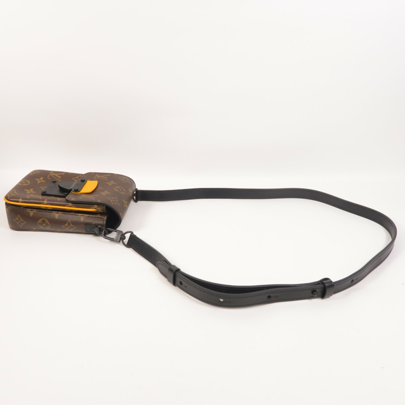 LOUIS VUITTON Monogram S-Lock Vertical Wearable Wallet肩背袋-7