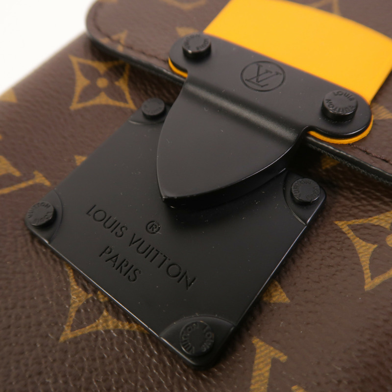 LOUIS VUITTON Monogram S-Lock Vertical Wearable Wallet肩背袋-8