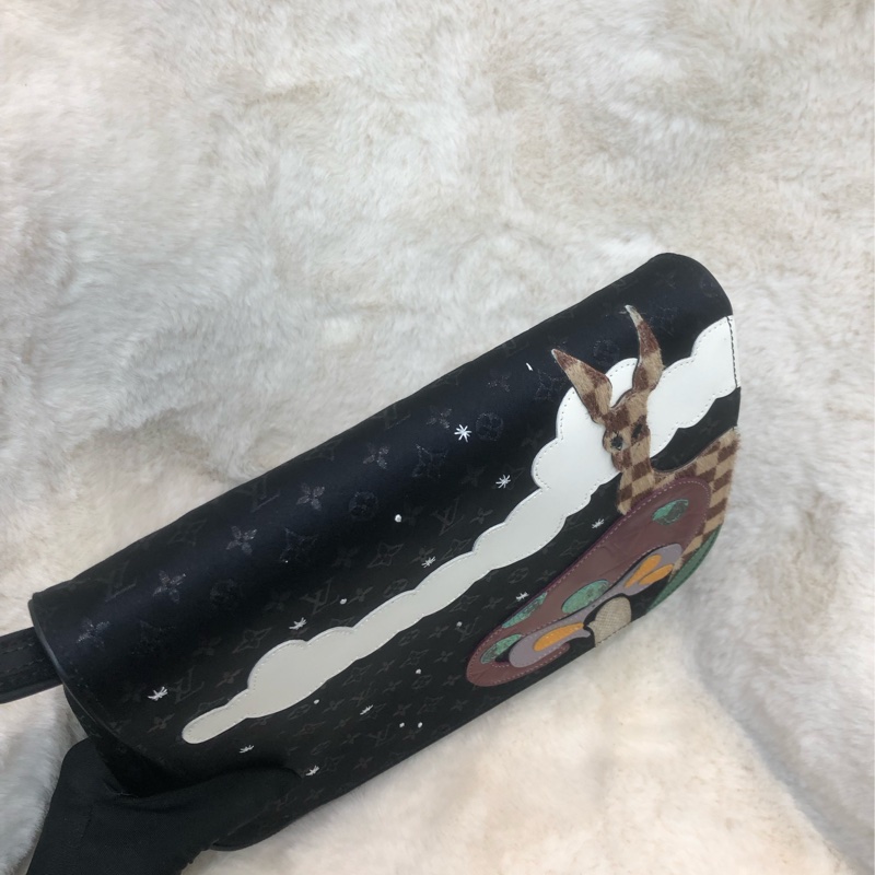 LV 童話系列斜孭袋 XB415-4