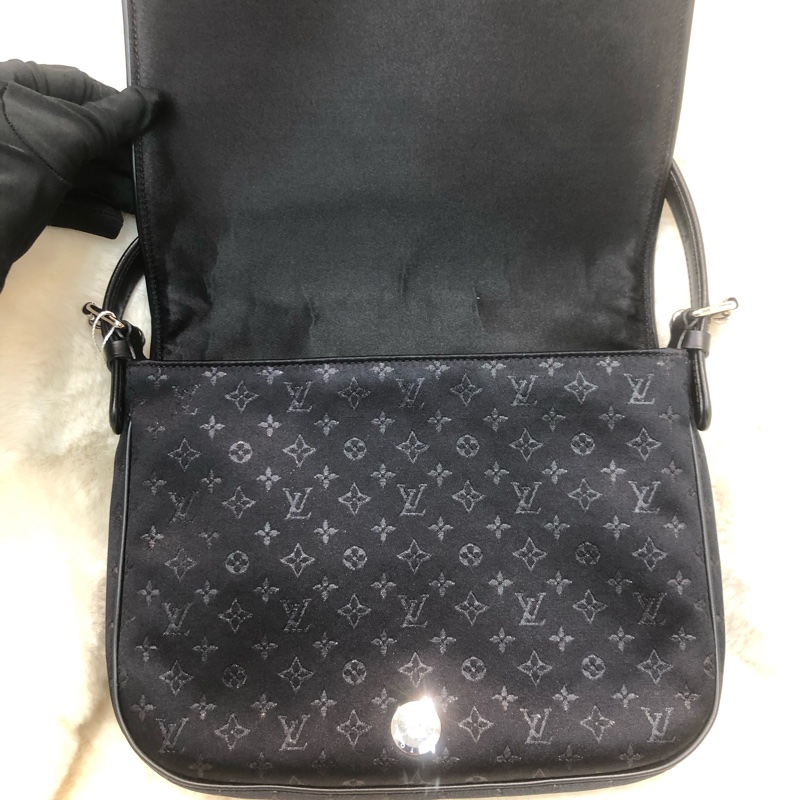 LV 童話系列斜孭袋 XB415-6