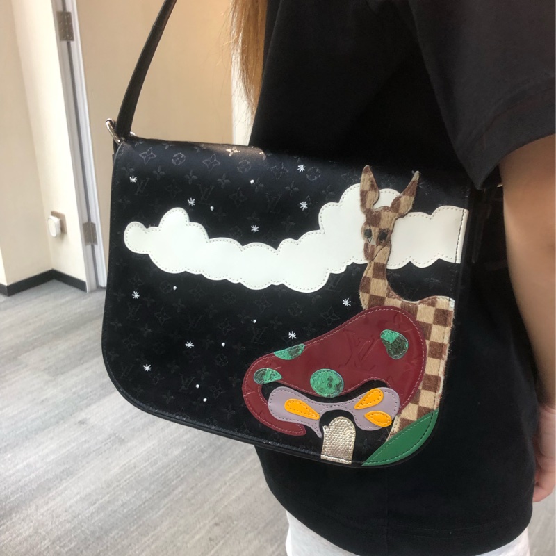 LV 童話系列斜孭袋 XB415-9