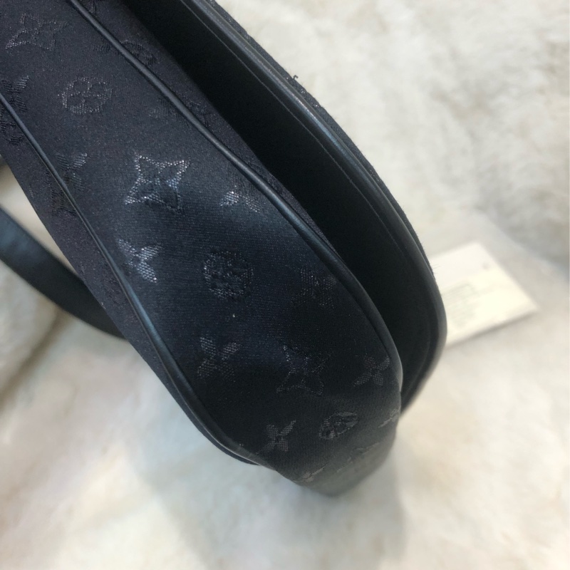 LV 童話系列斜孭袋 XB415-10