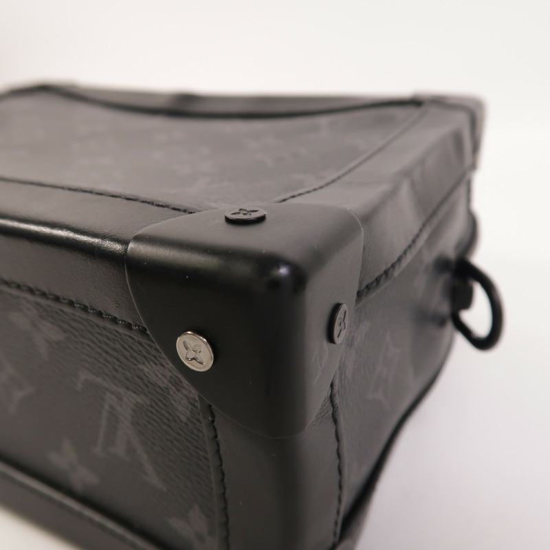 LOUIS VUITTON Monogram Eclipse Soft Trunk肩背袋-10