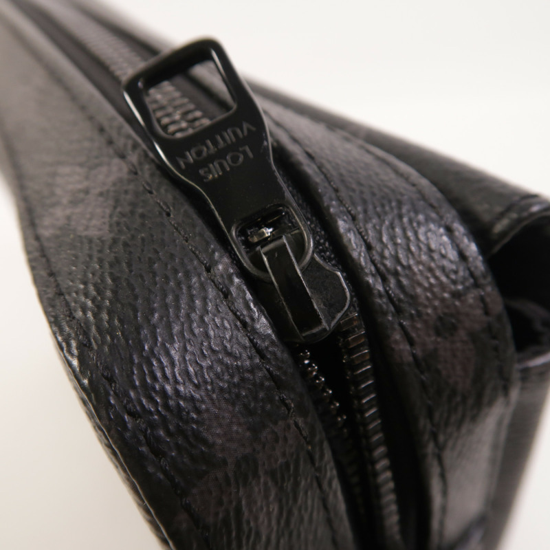 LOUIS VUITTON Monogram Eclipse Steamer肩背袋-17