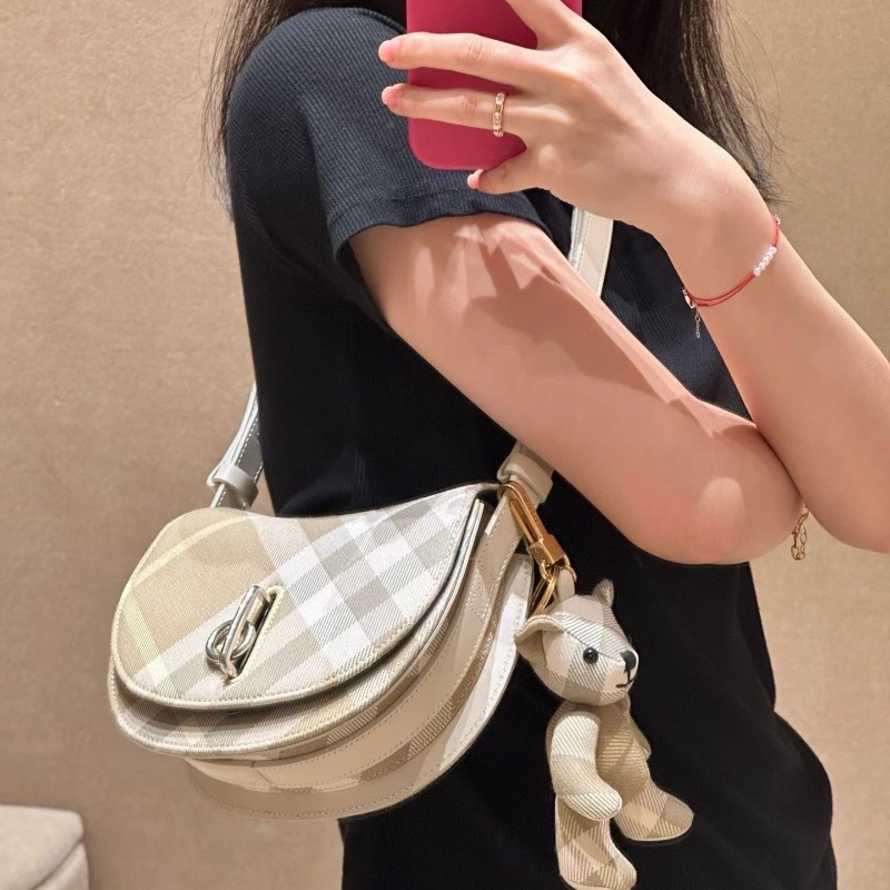Burberry Horse 8081407 ( Beige )-1
