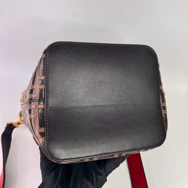 FENDI Mon Tresor 經典老花撞色水桶包 大號-3