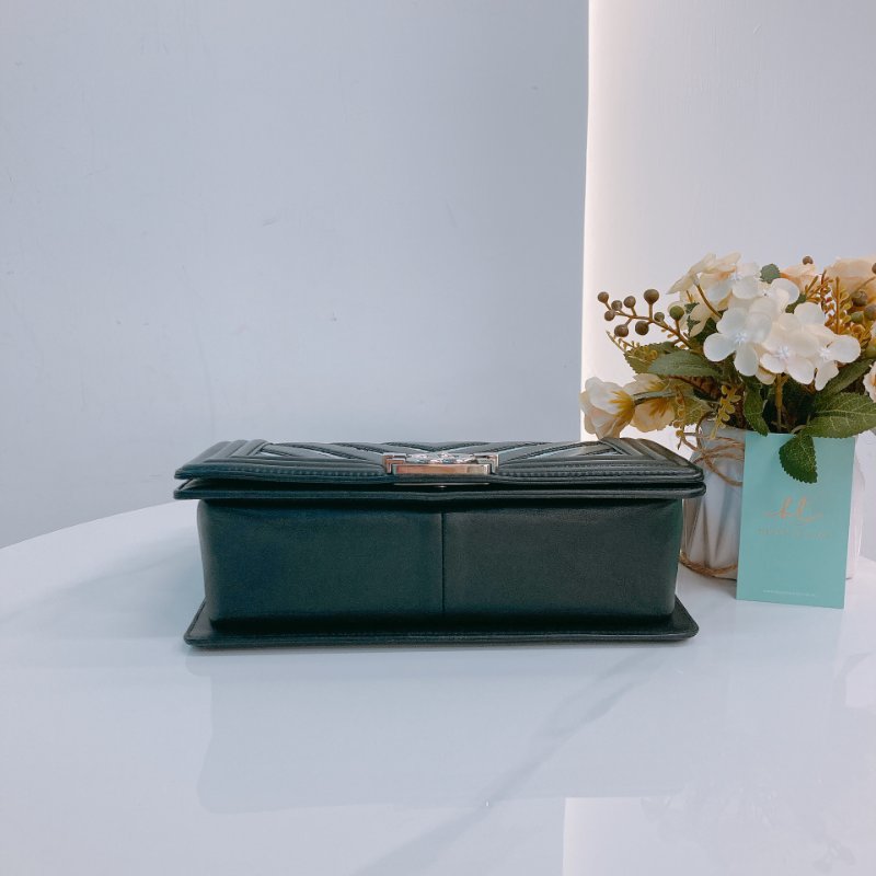 MS0677 Chanel 香奈兒中號翻蓋式鍊帶包包 Boy Medium Chevron Calfksin and PVC Holographic-5